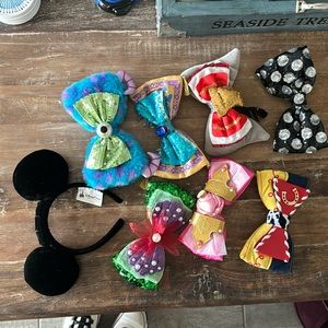 Disney Minnie headband with interchangeable character bows